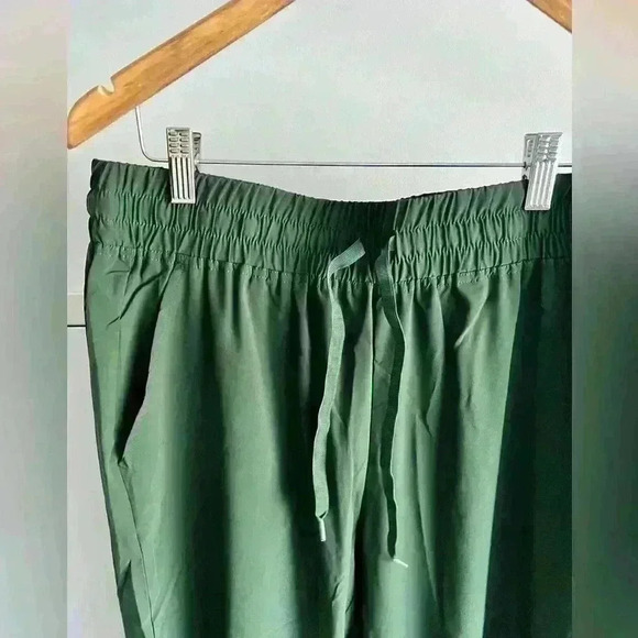 Joe Fresh Active Womens Green Track Jogger Activewear Lightweight Pants Medium - Picture 2 of 10